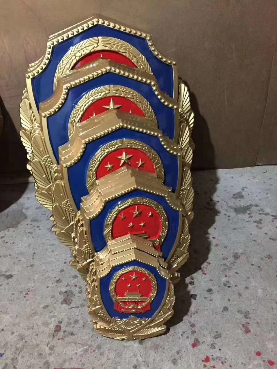 警徽徽章的制作工艺